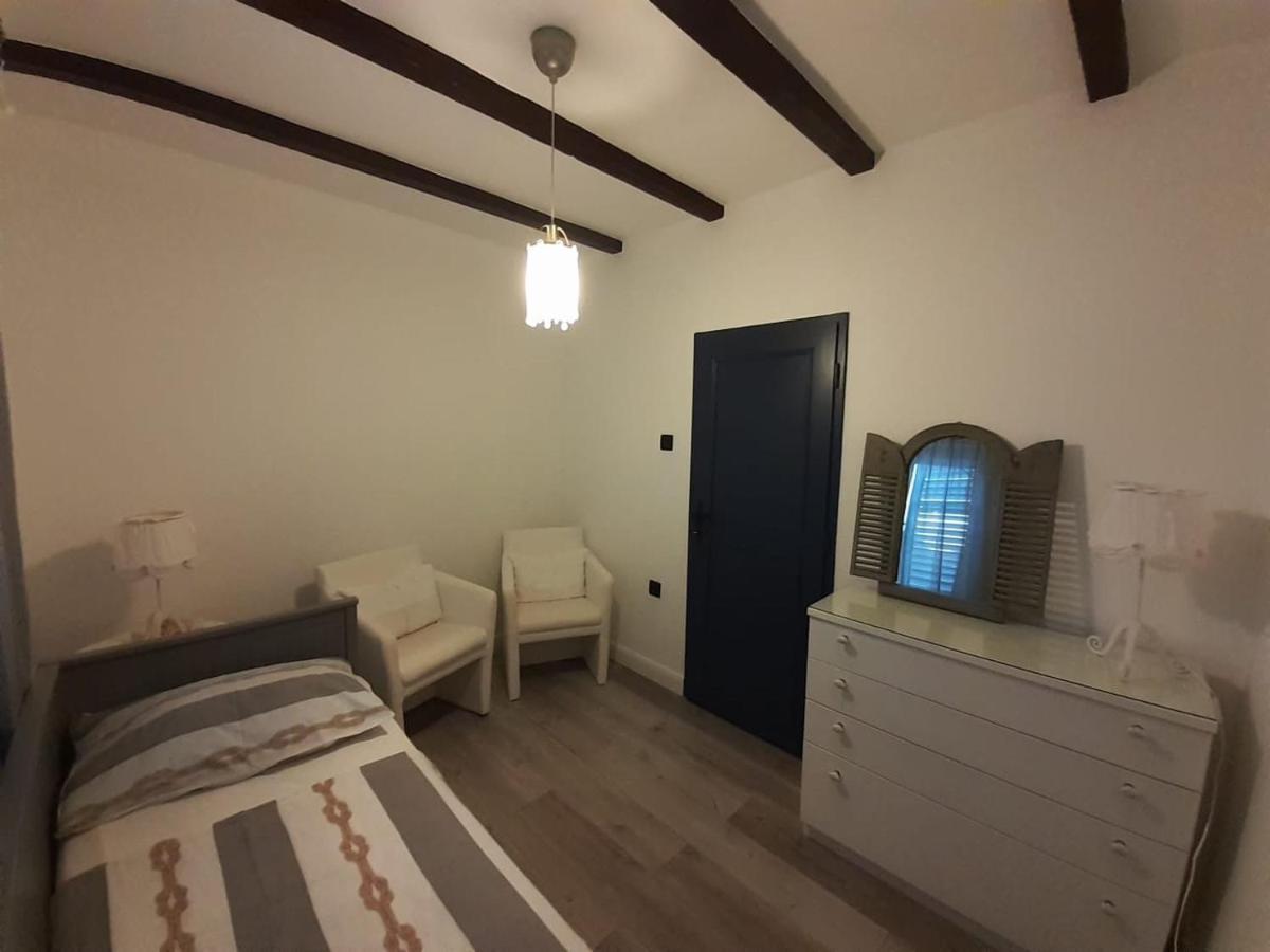 Apartments Dile Sukošan المظهر الخارجي الصورة