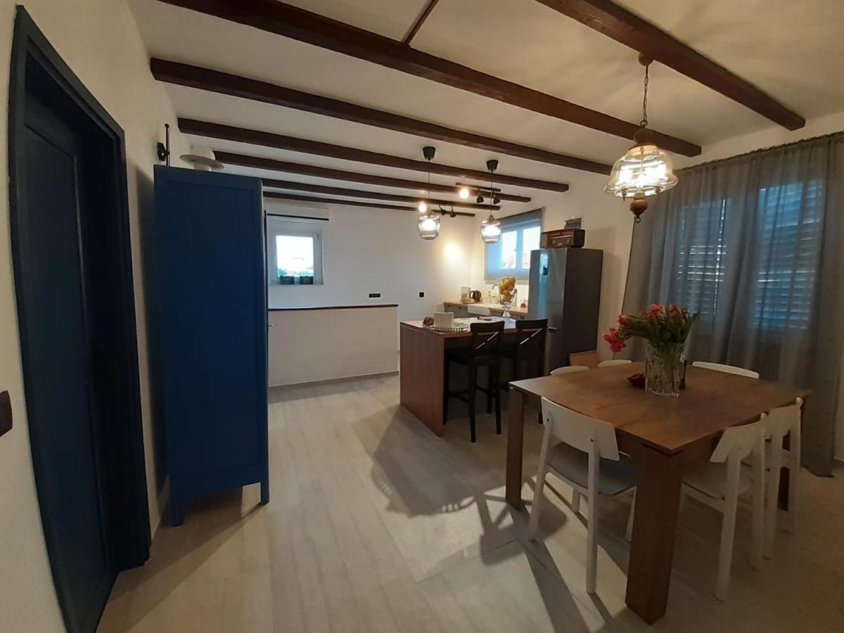 Apartments Dile Sukošan المظهر الخارجي الصورة