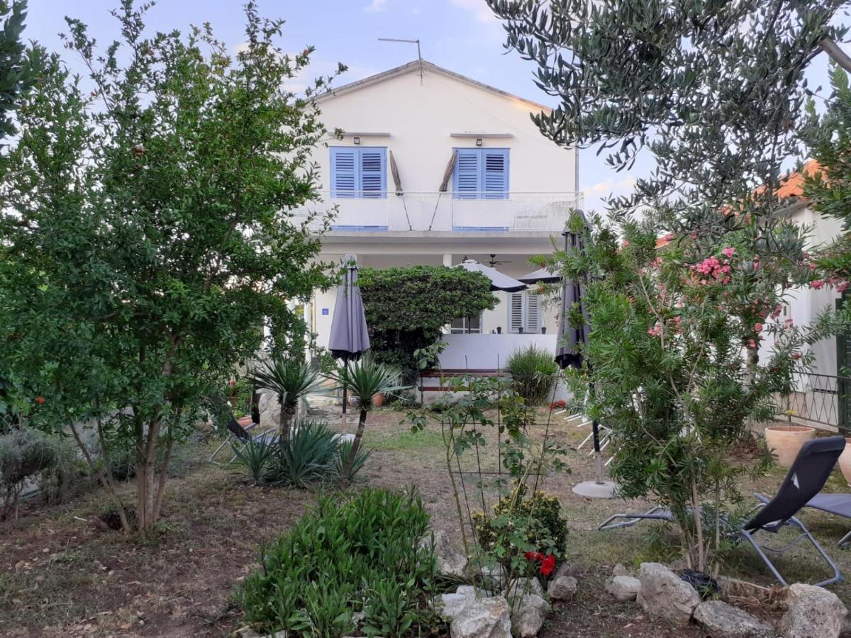 Apartments Dile Sukošan المظهر الخارجي الصورة