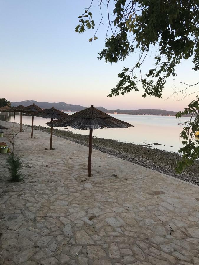 Apartments Dile Sukošan المظهر الخارجي الصورة